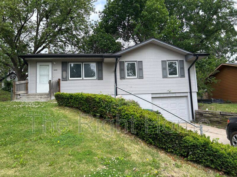House for rent at 6929 N 64th St, Omaha, NE 68152
