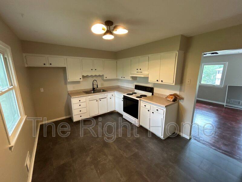 House for rent at 6929 N 64th St, Omaha, NE 68152