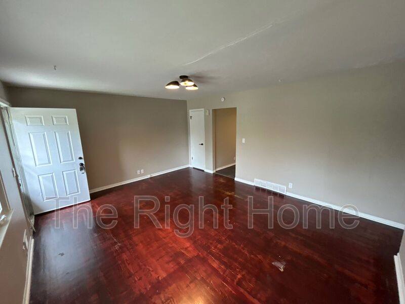 House for rent at 6929 N 64th St, Omaha, NE 68152