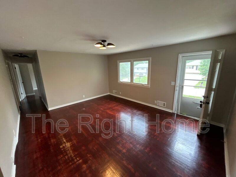 House for rent at 6929 N 64th St, Omaha, NE 68152