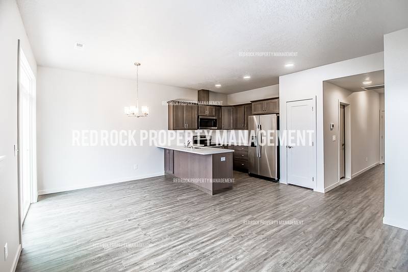Townhouse for rent at 319 S Woodlawn Lane, Spokane, WA 99216