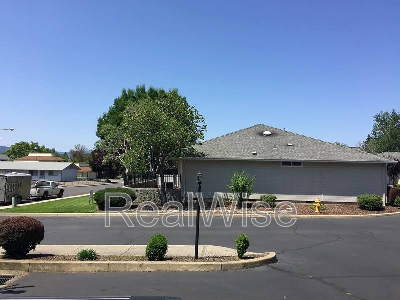Condo for rent at 1221 Skeeters Lane #8, Medford, OR 97504