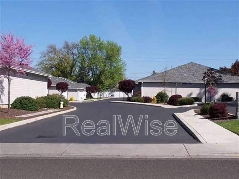 Condo for rent at 1221 Skeeters Lane #8, Medford, OR 97504