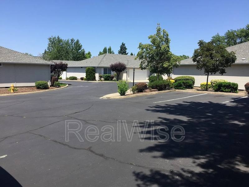 Condo for rent at 1221 Skeeters Lane #8, Medford, OR 97504