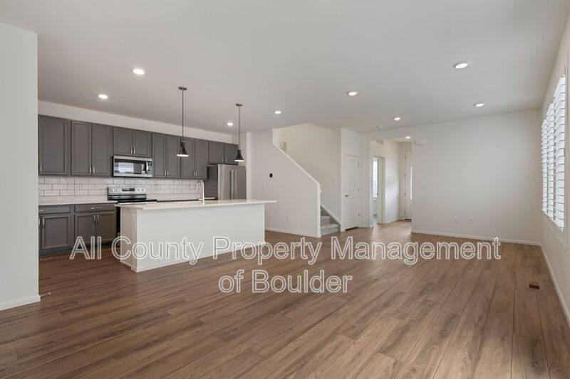 Townhouse for rent at 2455 Alpine St, Longmont, CO 80504