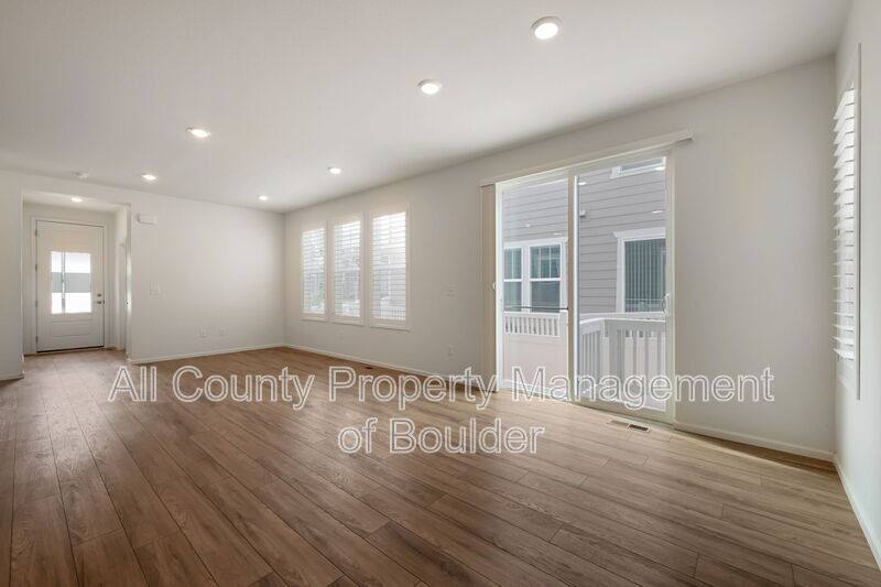 Townhouse for rent at 2455 Alpine St, Longmont, CO 80504