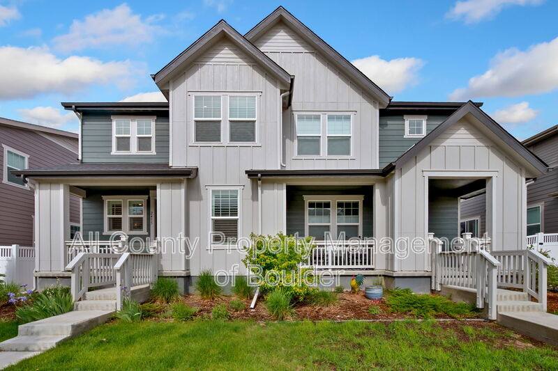 Townhouse for rent at 2455 Alpine St, Longmont, CO 80504