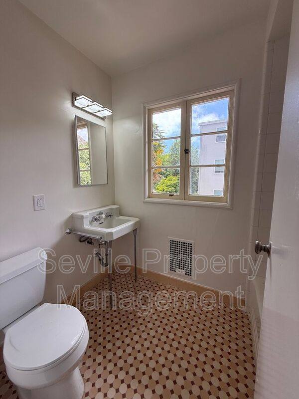 Apartment for rent at 1526 Arch St #5, Berkeley, CA 94708