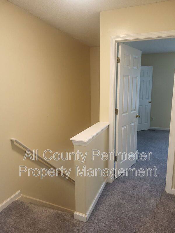 Townhouse for rent at 8078 Woodlake Dr, Riverdale, GA 30274