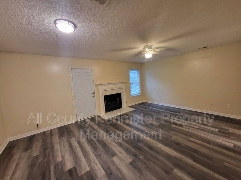 Townhouse for rent at 8078 Woodlake Dr, Riverdale, GA 30274