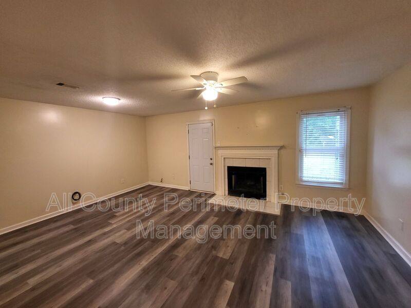 Townhouse for rent at 8078 Woodlake Dr, Riverdale, GA 30274