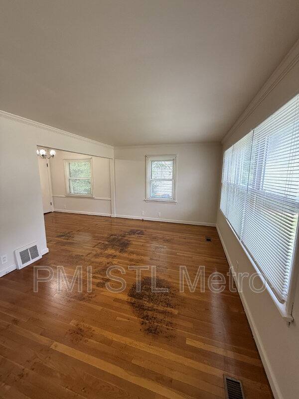 House for rent at 1238 Hoyt Dr, Saint Louis, MO 63137