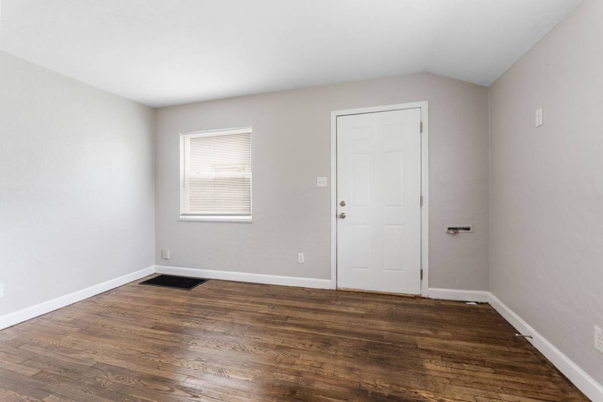 Apartment for rent at 388-390 S Powell Ave, Columbus, OH 43204