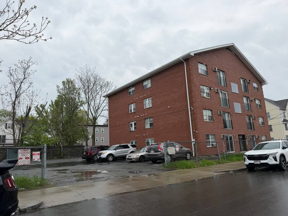 Apartment for rent at 158-162 Water St, Lawrence, MA 01841