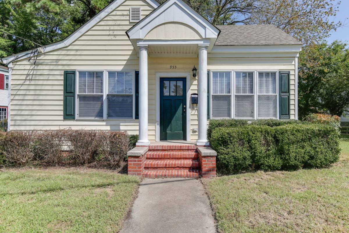 House for rent at 955 Poquoson Ave, Poquoson, VA 23662