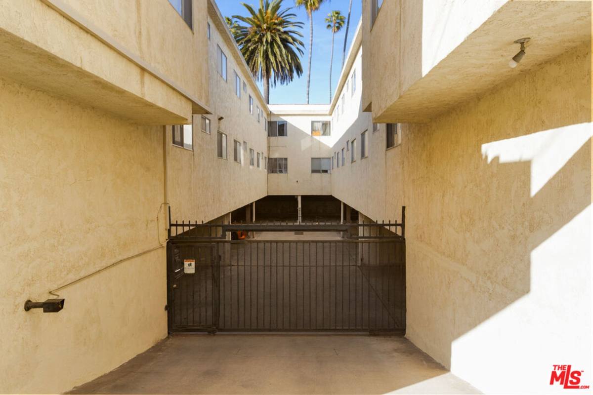 Apartment for rent at 1518-1522 Euclid St, Santa Monica, CA 90404