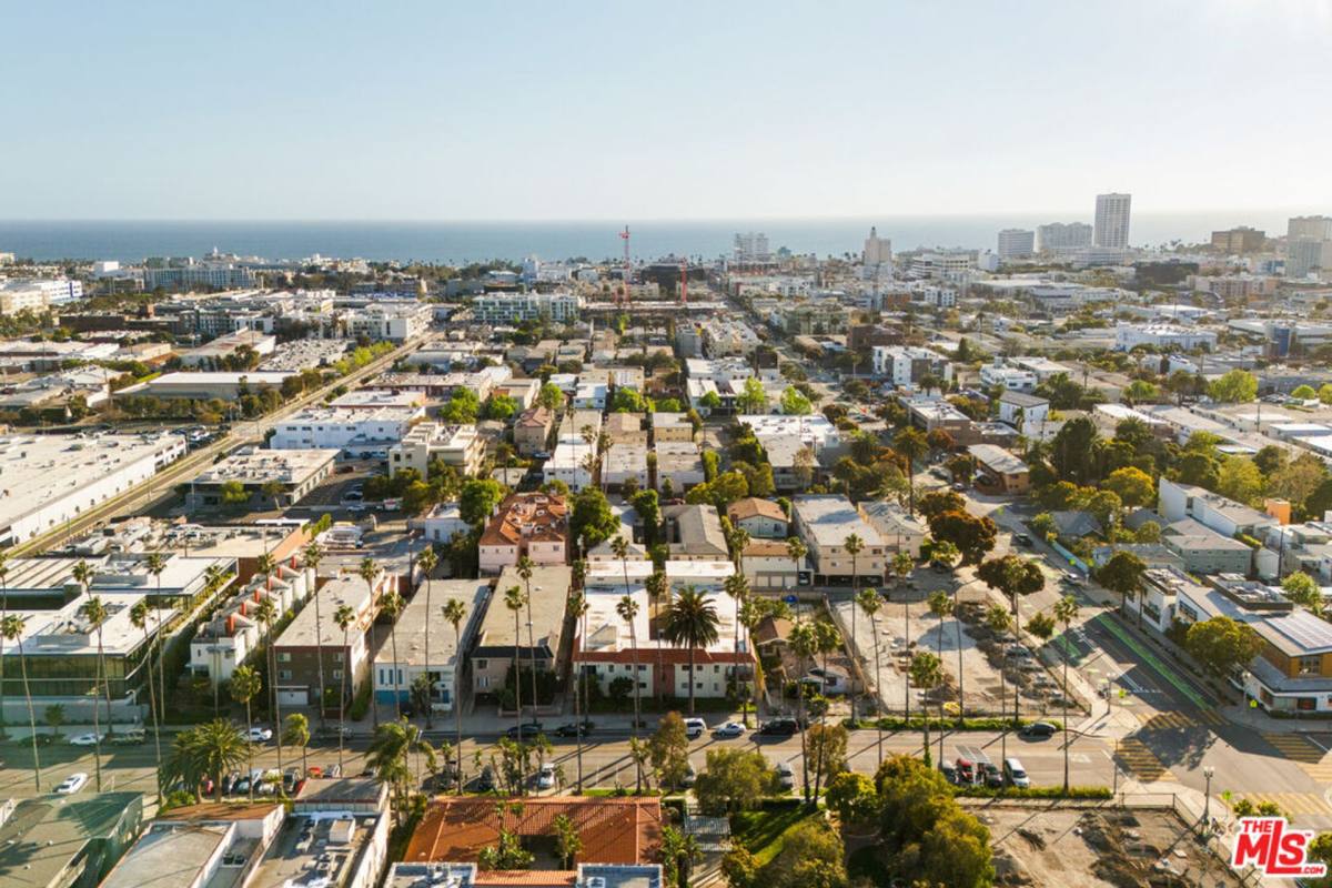Apartment for rent at 1518-1522 Euclid St, Santa Monica, CA 90404