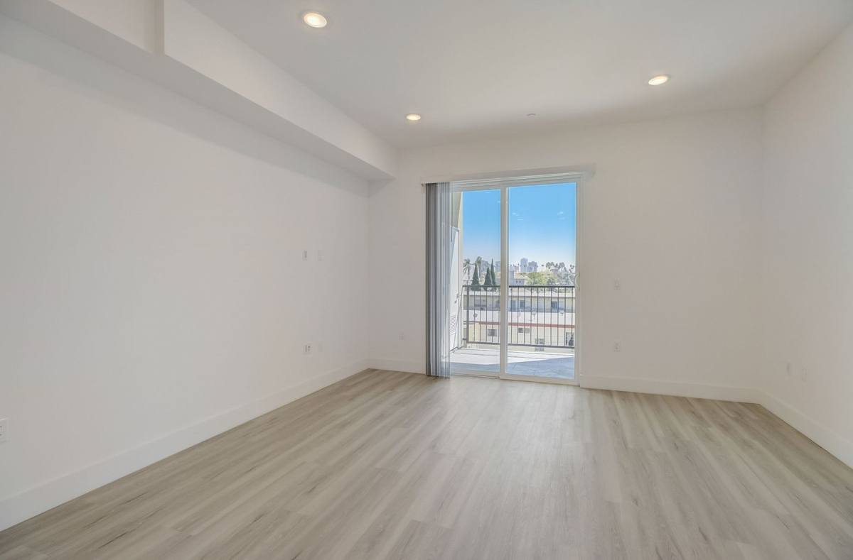 Apartment for rent at 549 N Heliotrope Dr, Los Angeles, CA 90004