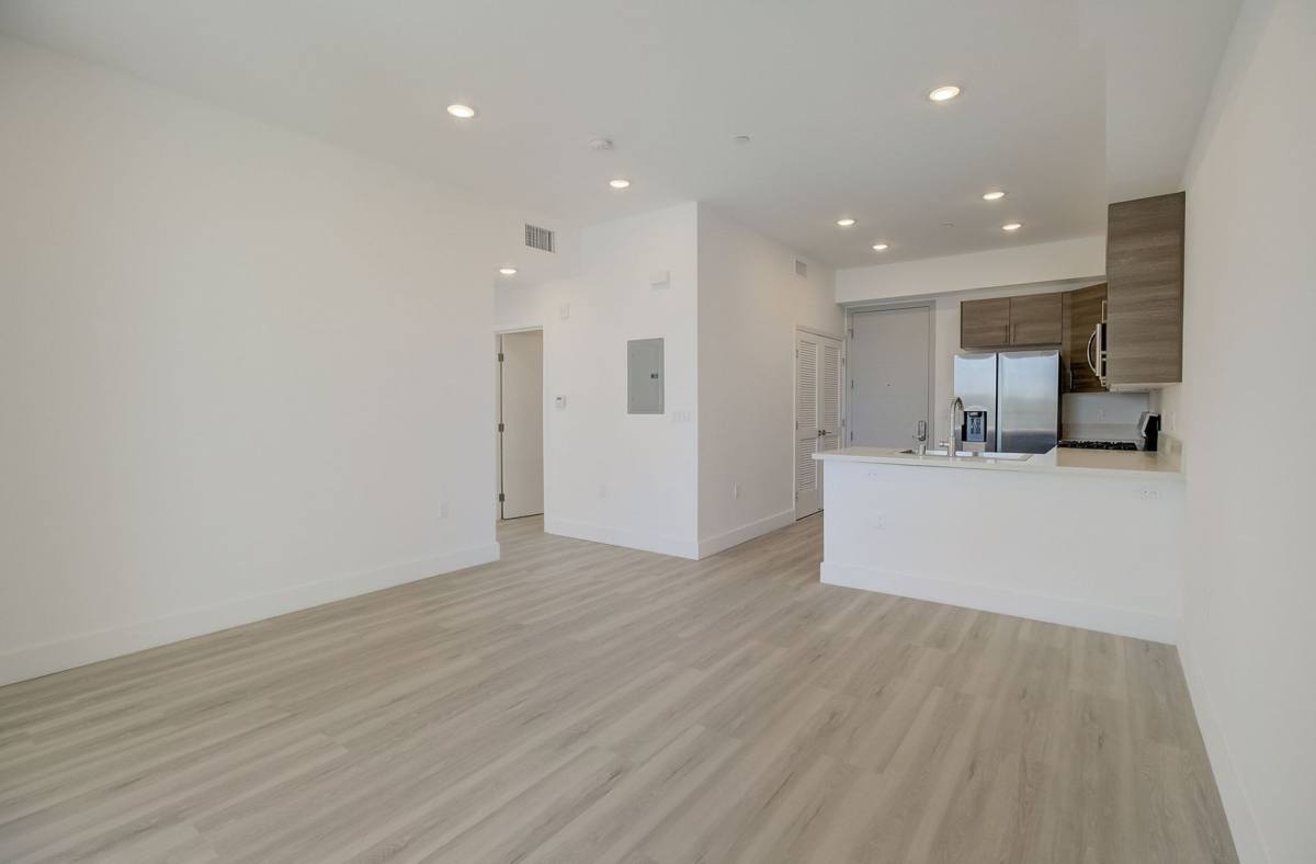 Apartment for rent at 549 N Heliotrope Dr, Los Angeles, CA 90004