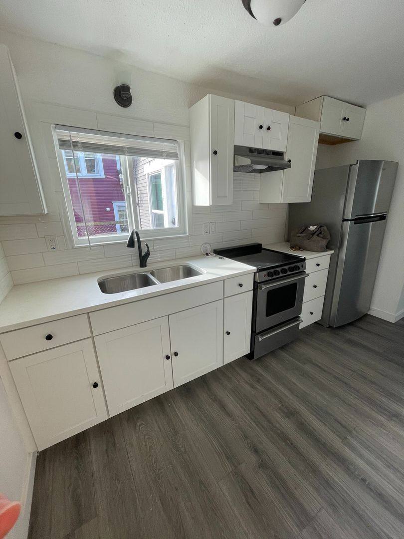 Apartment for rent at 327 N 4th St, Mount Vernon, WA 98273