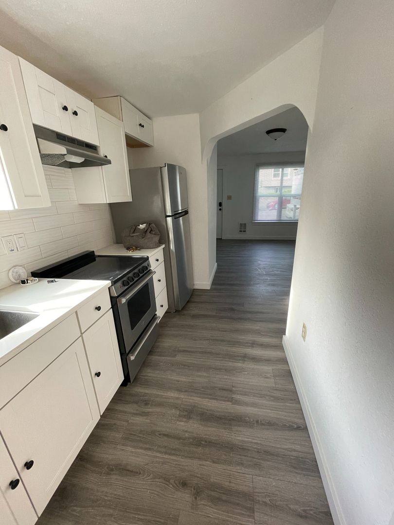Apartment for rent at 327 N 4th St, Mount Vernon, WA 98273