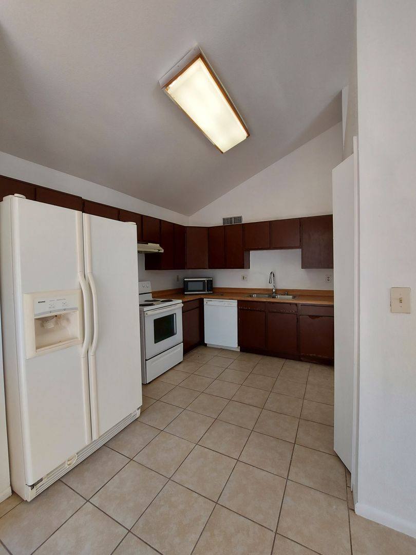 House for rent at 617 Via Entrada, Sierra Vista, AZ 85635