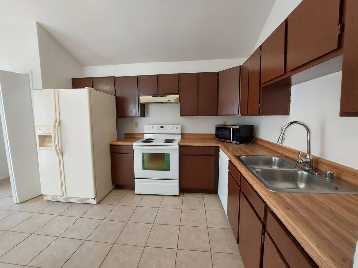 House for rent at 617 Via Entrada, Sierra Vista, AZ 85635