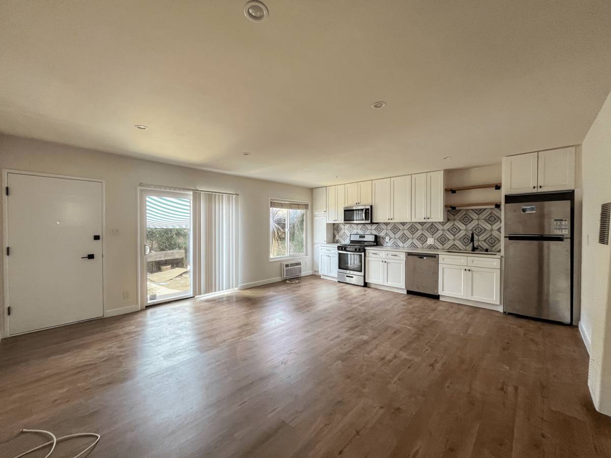 Apartment for rent at 3814 S Bronson Ave, Los Angeles, CA 90008