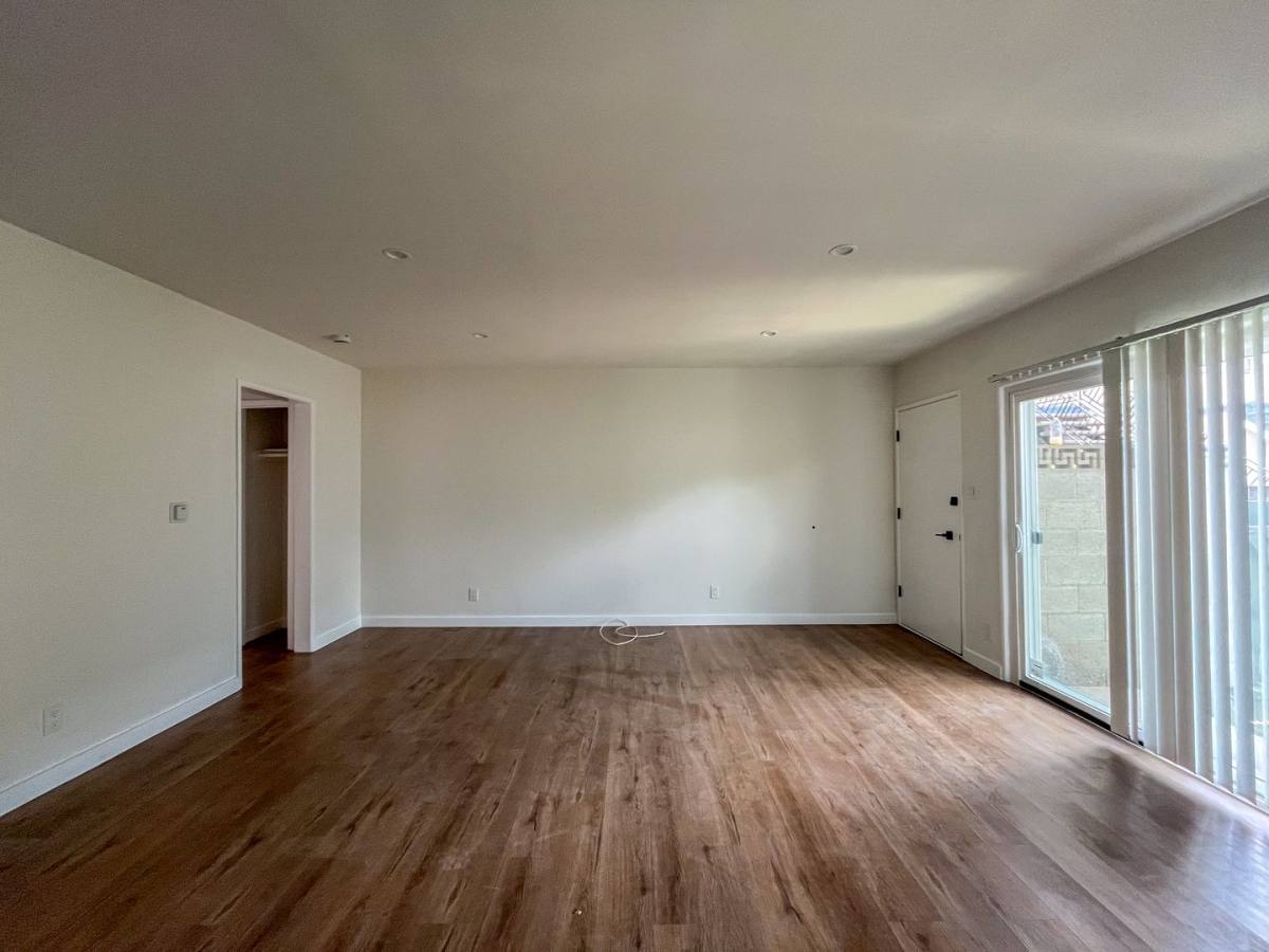 Apartment for rent at 3814 S Bronson Ave, Los Angeles, CA 90008