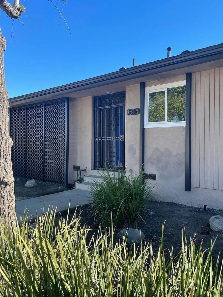 Apartment for rent at 3814 S Bronson Ave, Los Angeles, CA 90008