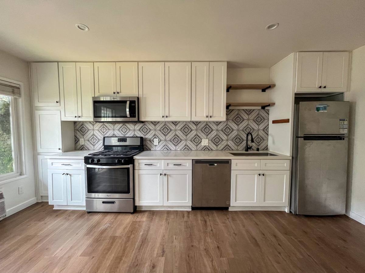 Apartment for rent at 3814 S Bronson Ave, Los Angeles, CA 90008