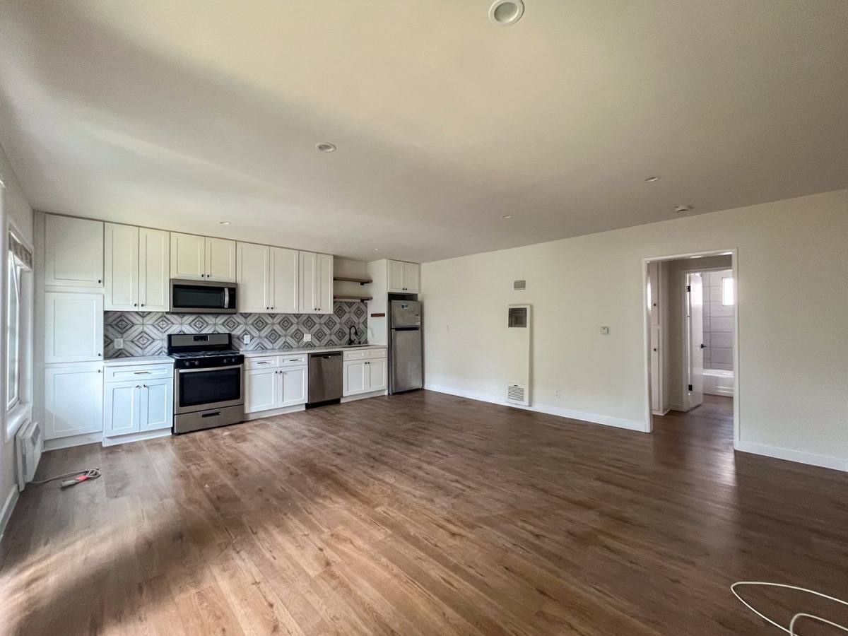 Apartment for rent at 3814 S Bronson Ave, Los Angeles, CA 90008