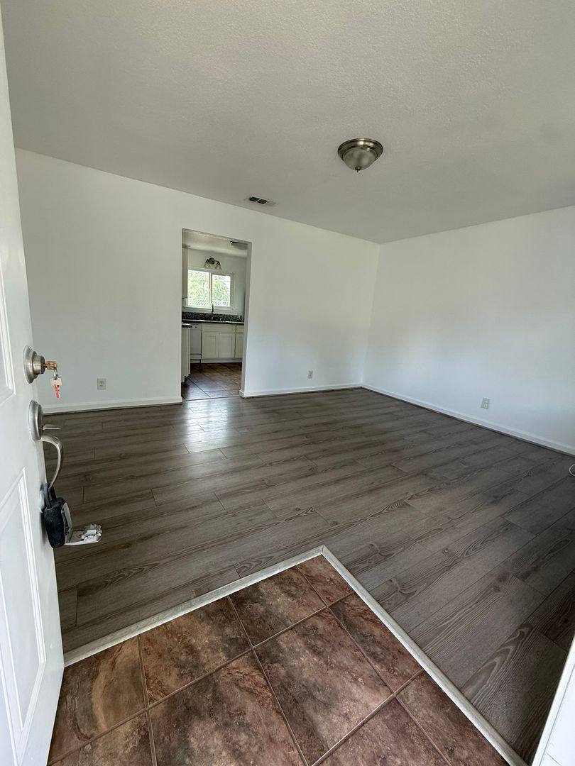 Apartment for rent at 2976 Wright St, Sacramento, CA 95821