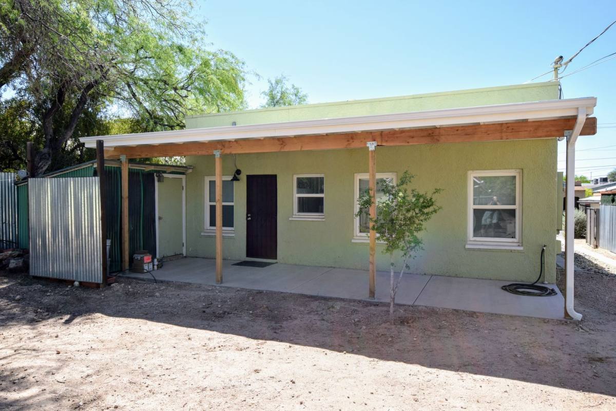 Townhouse for rent at 615 E Helen St, Tucson, AZ 85705