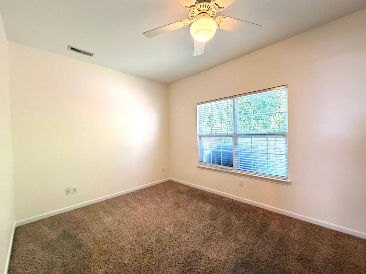 Townhouse for rent at 4105 Perrine St, Charleston, SC 29414