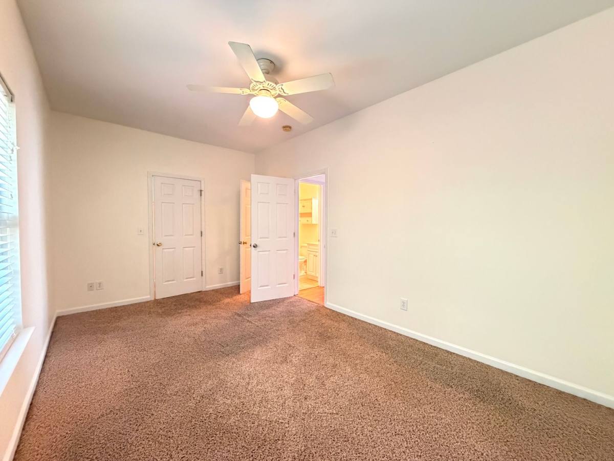 Townhouse for rent at 4105 Perrine St, Charleston, SC 29414