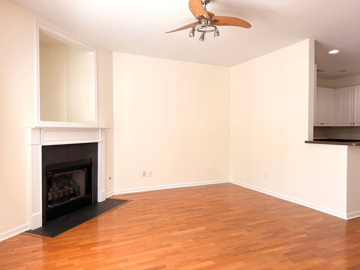 Townhouse for rent at 4105 Perrine St, Charleston, SC 29414