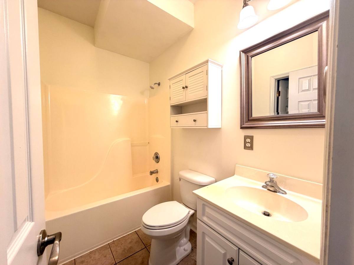 Townhouse for rent at 4105 Perrine St, Charleston, SC 29414