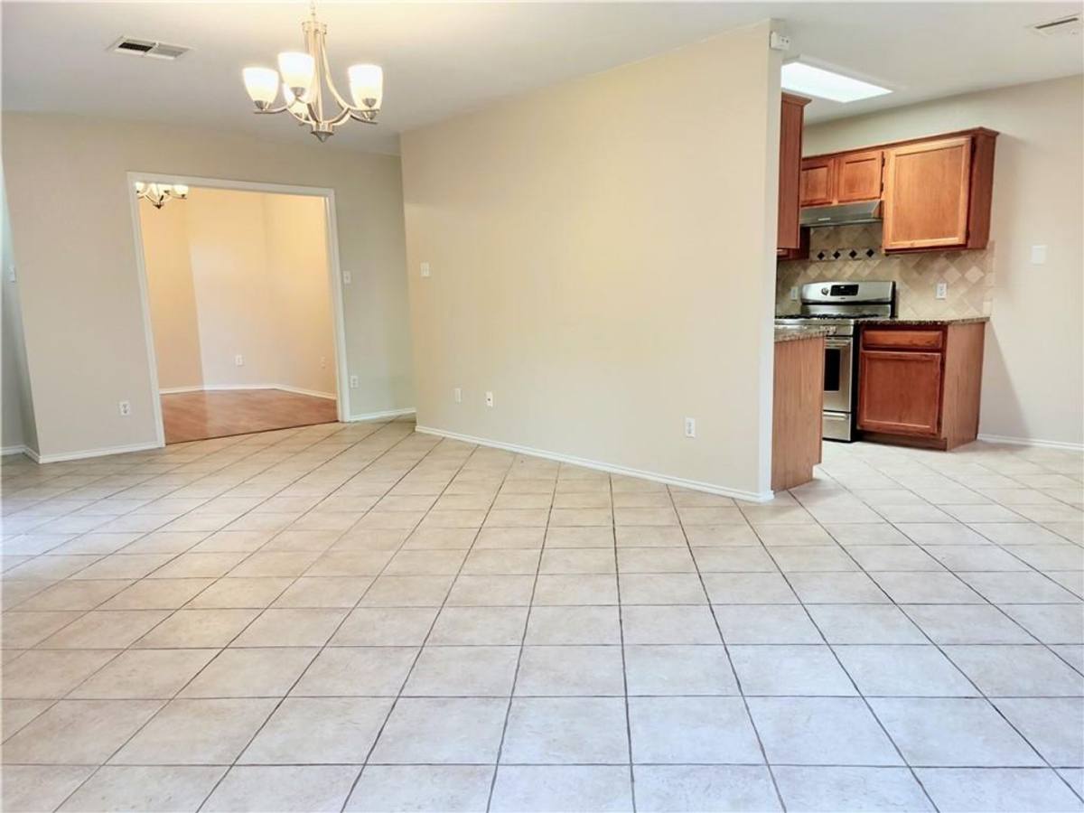 House for rent at 1009 Horseman Cove, Round Rock, TX 78665