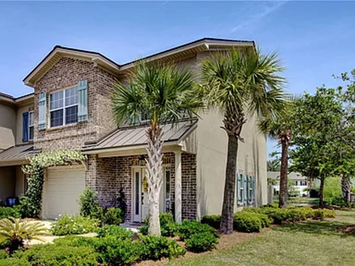 Townhouse for rent at 404 Reserve Lane, Saint Simons Island, GA 31522