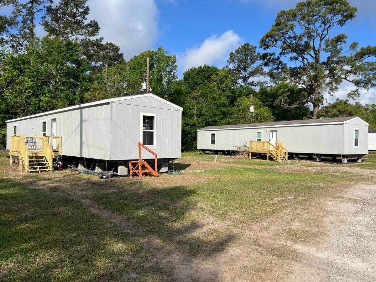 Apartment for rent at 6984 W Granger Lane, Orange, TX 77630