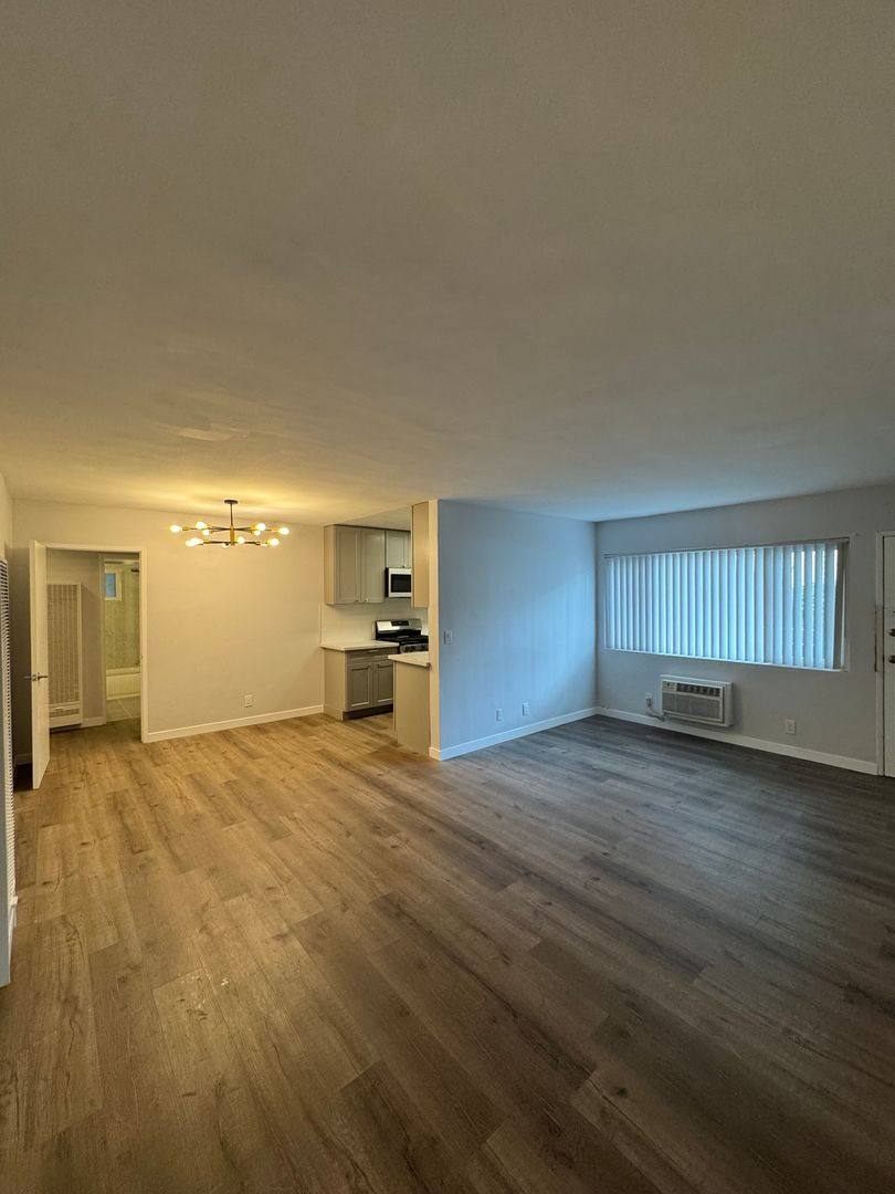 Apartment for rent at 6536 La Mirada Ave, Los Angeles, CA 90038