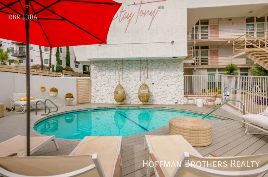 Apartment for rent at 6871 Franklin Ave #204, Los Angeles, CA 90028