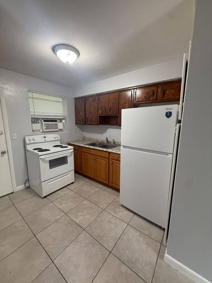 Apartment for rent at 2008 Palafox St, Jacksonville, FL 32209