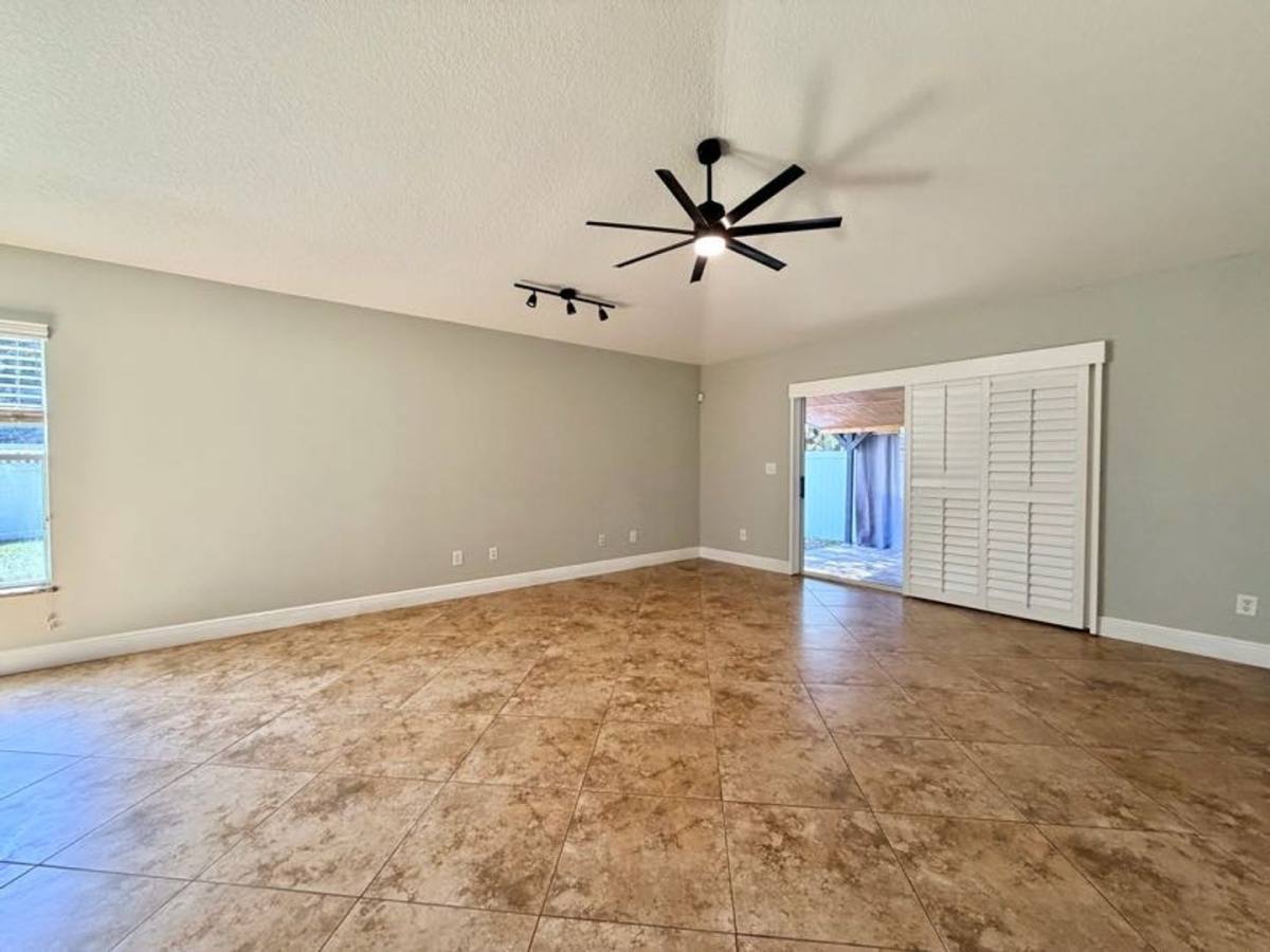 House for rent at 2117 Briarcliff Cirle, Mount Dora, FL 32757