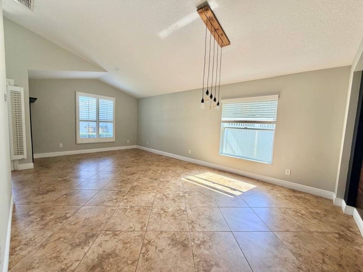 House for rent at 2117 Briarcliff Cirle, Mount Dora, FL 32757