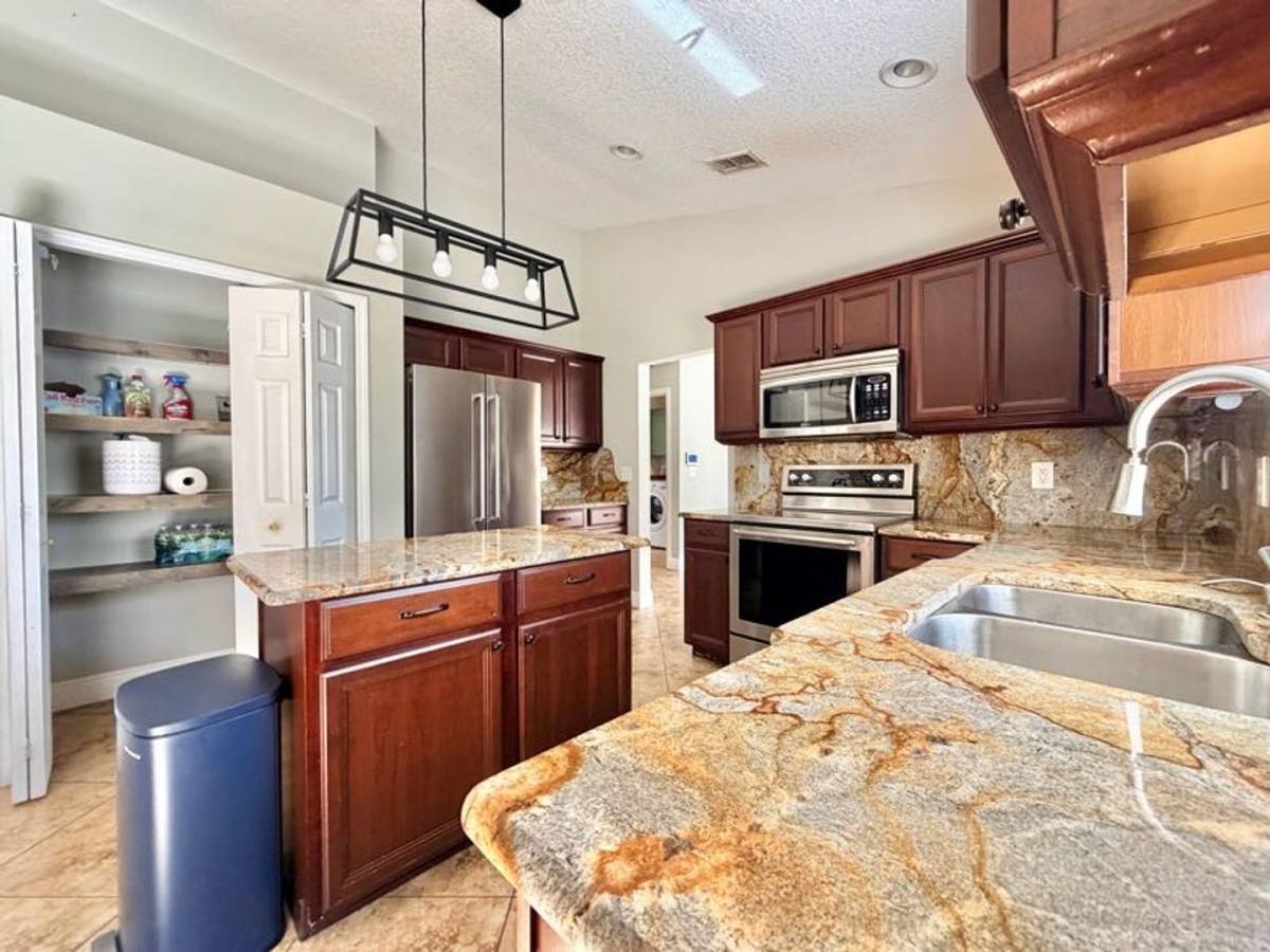House for rent at 2117 Briarcliff Cirle, Mount Dora, FL 32757