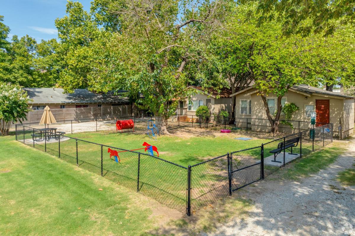 Apartment for rent at 1404 E 41st St, Tulsa, OK 74105