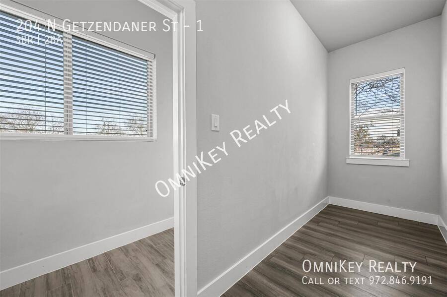 Apartment for rent at 204 N Getzendaner St #1, Waxahachie, TX 75165