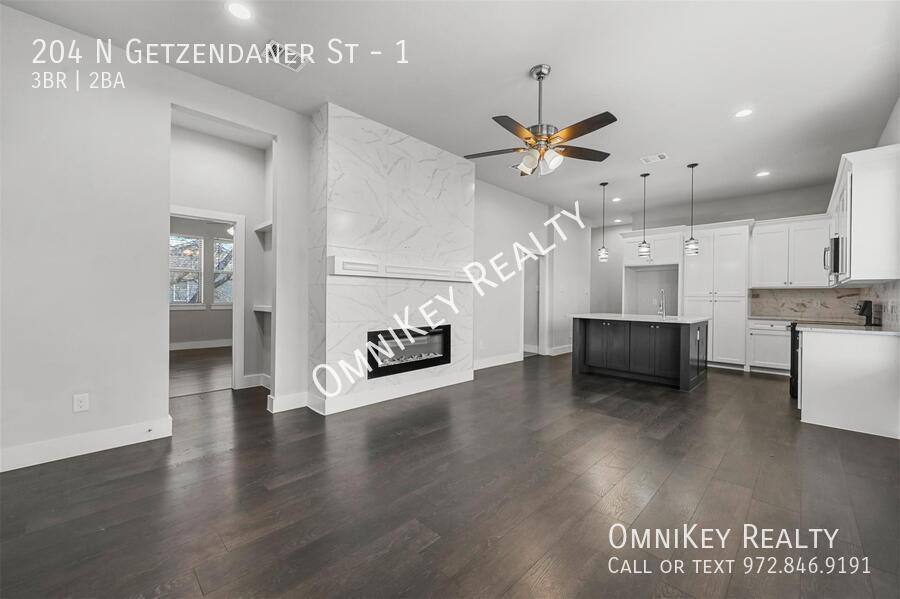 Apartment for rent at 204 N Getzendaner St #1, Waxahachie, TX 75165